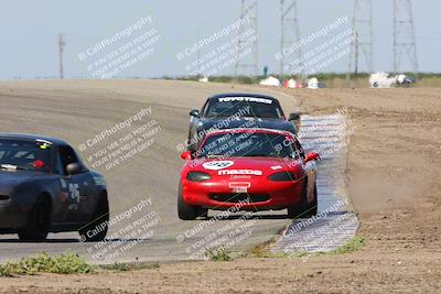 media/Apr-30-2022-CalClub SCCA (Sat) [[98b58ad398]]/Group 5/Race (Outside Grapevine)/